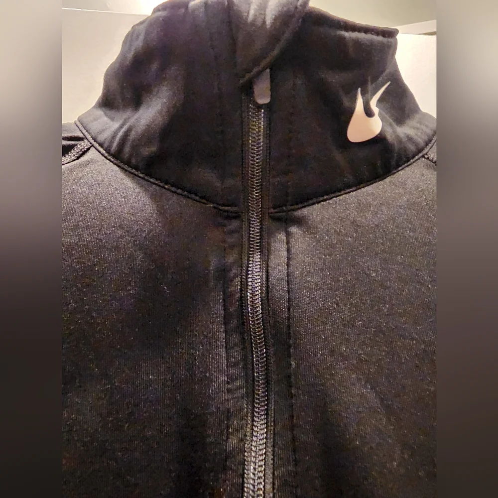 Nike Therma-Fit XL Women's 1/4 Zip Black - Picture 4 of 9